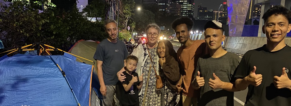 Circle 139 members in Indonesia with refugees